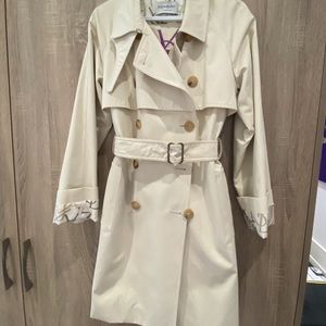 YSL Trench coat. Cream excellent condition
